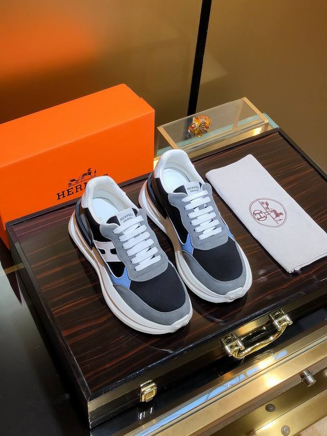 商品名称：Hermes 爱马仕 正规码数: 38-44 休闲鞋 商品材料：精选 牛皮鞋面，舒适羊皮内里；原厂大底。